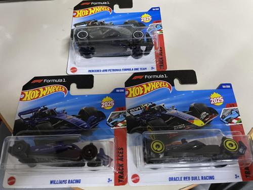 Formula 1 2025 Track Aces 3’lü Set – Mercedes, Red Bull, Williams Yarış Arabaları