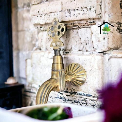Altın Rengi Antika Osmanlı Hamamı Musluk Şadırvan Banyo