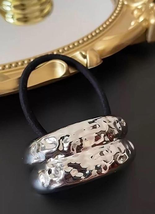 Gümüş Renk Metal Detaylı Lastik Toka