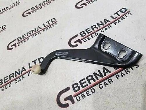 Sürgülü Kapı Üst Makara Mercedes Vıto.109,111,115.Cdı-Vıano.Cdı Om.646,651 04- (Oem No: A6397601347)