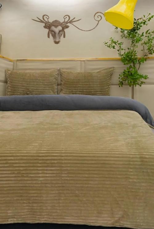 Eternity Fitilli Peluş Çift Kişilik Nevresim Takımı - Hardal
