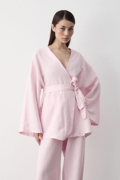 Pembe Pamuklu Düğme Detaylı Kemerli Keten Kimono