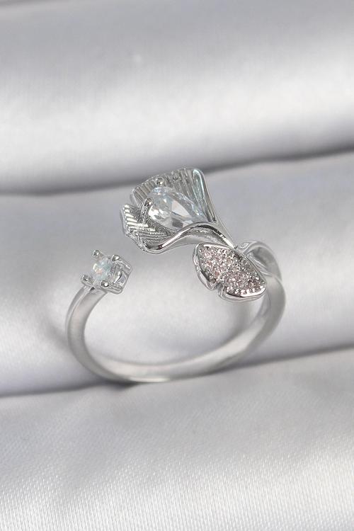 Zarif Kadın için Silver Pirinç Ayarlanır Zirkonlu Deniz Kabuğu Yüzük