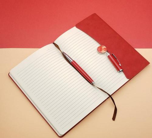 Büro Ev Ofis Hediyesi için Çizgili Defter Kırmızı Metal Kalem Seti