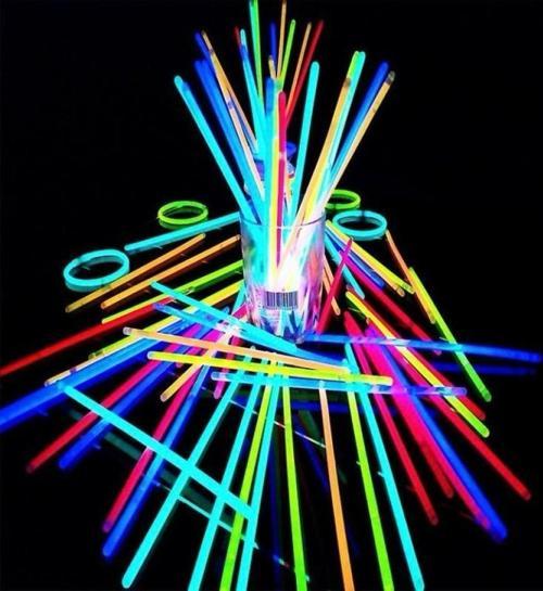 Büro Ev Ofis Etkinik Süsleri için 20CM Karanlıkta Parlar Fosforlu Glow Stick Çubuk