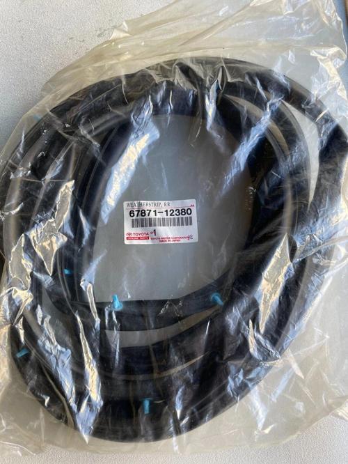 Kapı Çevre Fitili Corolla 93-98 Arka Sağ (Oem No: 67871-12380)