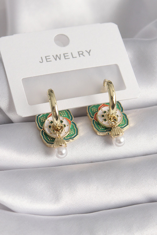 Zarif Kadın için Golden Pirinç Yeşil Renkli İncili Motif Küpe