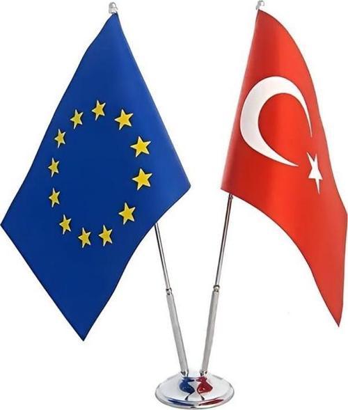 Çiftli Avrupa Masa Bayrağı
