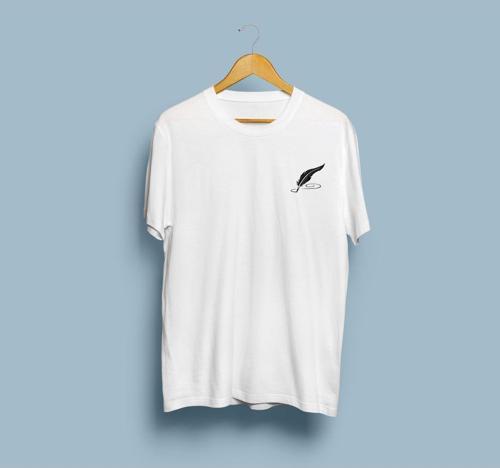 Oversize Mürekkep Kalem Cep tasarımlı unisex T-shirt