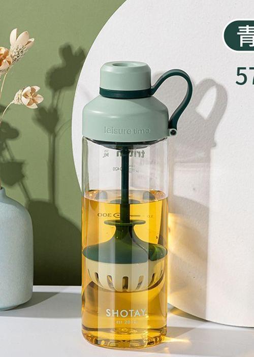 ST-6637 680ml Süzgeçli Yeşil Tritan Matara