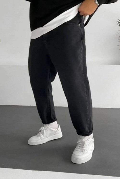 Boyfriend Rahat Kalıp Siyah Taşlamalı Kot Pantolon