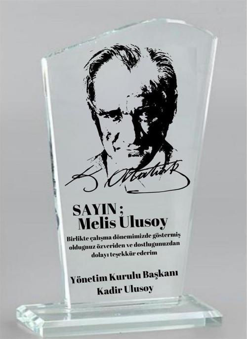Kişiye Özel Atatürk Silüetli Kristal Ödül