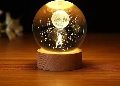 Astronot Tasarımlı Işıklı Küre