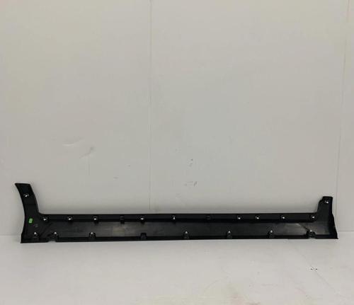 Marşpiyel  Bakalıtı : Sol Sıyah Opel Crossland X Bm 17- (Oem No: 13482341/)