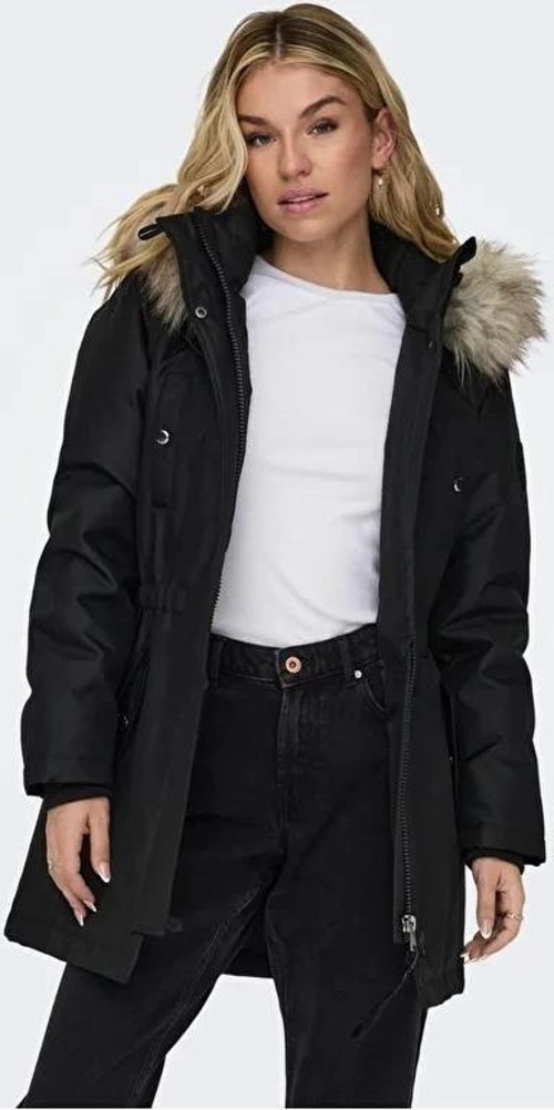 Kürklü Kadın Parka