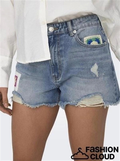 İşlemeli Denim Kadın Şort