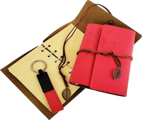 Özel Ahşap Kutulu Kırmızı Deri Defter ve Anahtarlık Seti
