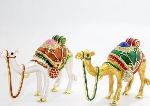 Swarovski Taşlı Tekli Deve Figürü Model 4