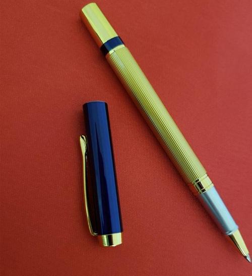 Kutulu Lacivert Gold Tasarım Roller Kalem