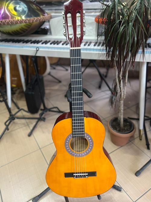 3/4 Sap Ayarlı Klasik Gitar (kılıf ve pena hediye)