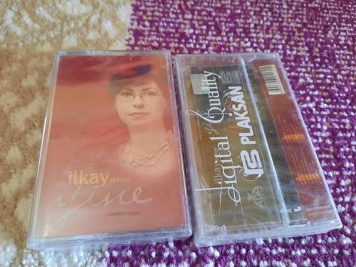  Ilkay Akkaya -Yine Cam Baskı Jelatinli Kaset