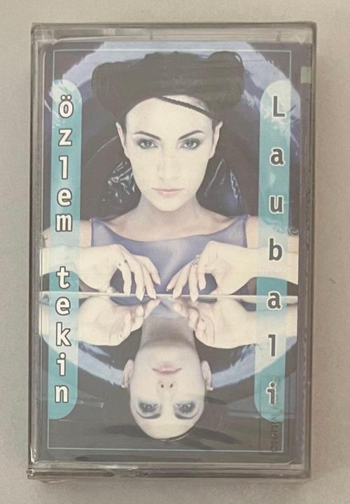  Özlem Tekin Laubali Kaset (Jelatininde Sıfır)