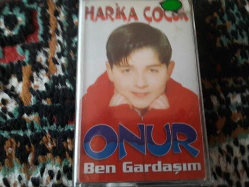 Harika Çocuk Onur- Ben Gardaşım Cam Baskı Jelatinli Kaset