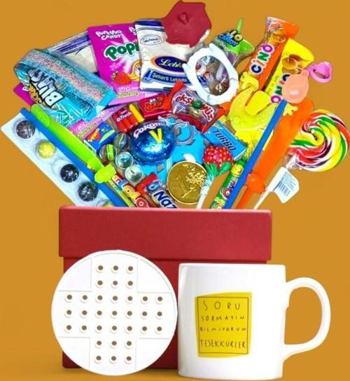 Nostalji Dolu Kırmızı Hediye Kutusu ve Soru Sormayın Bilmiyorum Teşekkürler Baskılı Kupa Bardak