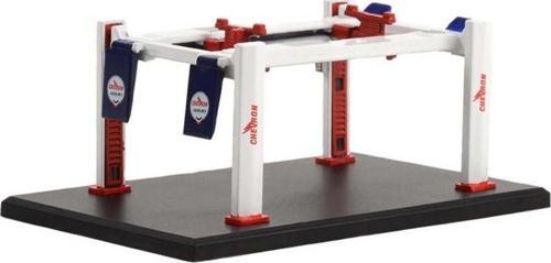Nessiworld Greenlight 1/64 Chevron Gasolines Lift
