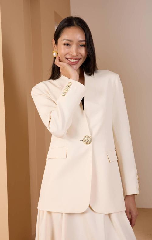 Ekru Salaş Kesim Düğme Detaylı Dokuma Blazer Ceket