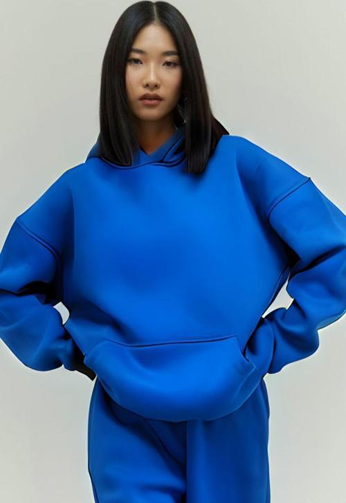 Kadın Rahat Oversize 3 İplik Pamuklu Şardonlu Kanguru Cep Kapşonlu Sweatshirt