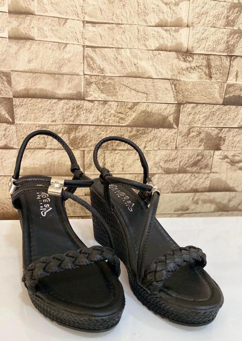 Kadın Örgü Tedaylı 8 cm Dolgu Topuklu Sandalet 4010-123-0002 Siyah-40