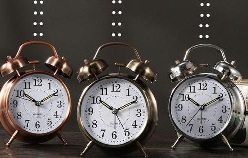 Metal Masaüstü Işıklı Çalar Saat Büyük Boy