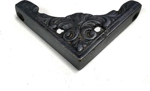 Antika Tarz Dekoratif Pirinç Köşe Süsü - 58x58 Mm, Oksit