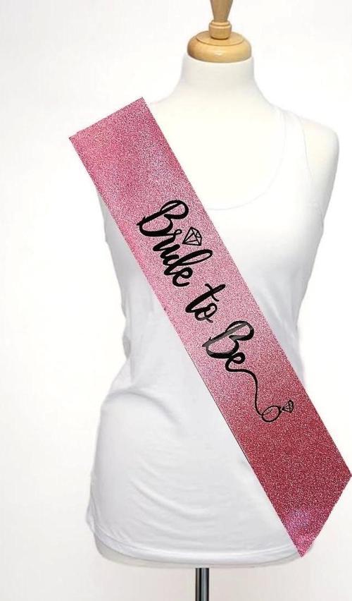 Pembe Üzeri Siyah İtalik Alyanslı Bride To Be Yazılı Simli Işıltılı Kuşak Kemer 10 Cm Genişlik