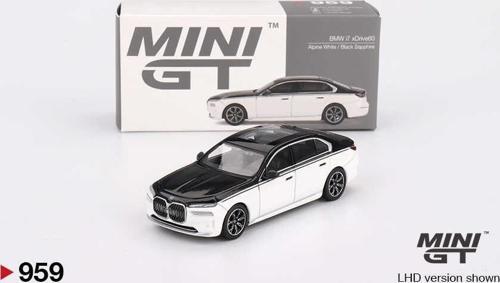 1/64 959 BMW i7 xDrive60 Alpine White / Black Sapphire