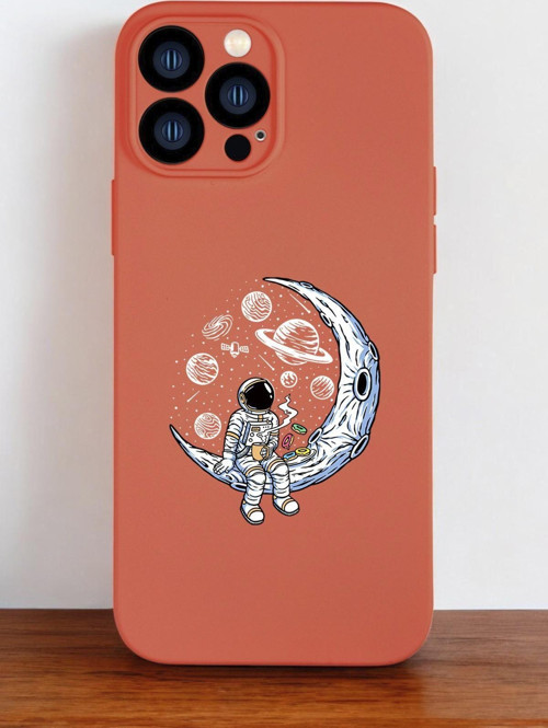 Turuncu Renkli İphone 13 Pro Max Uyumlu Keyifli Astronot Desenli Premium Silikonlu Telefon Kılıfı
