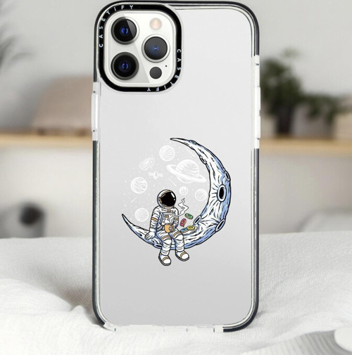 İphone 14 Pro Keyifli Astronot Desenli Casetify Darbe Emci Silikonlu Telefon Kılıfı