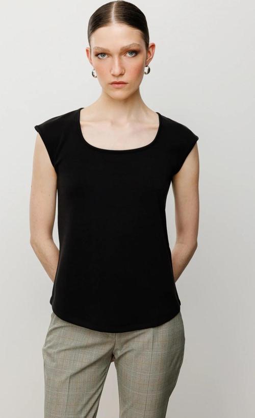 On Fashion U Yaka Kısa Kol Kadın T-shirt 25Y.ON.BLZ.51342.01