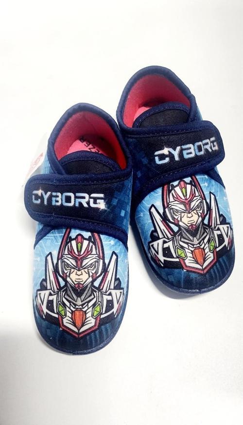 Cyborg Figürlü Kışlık Yumuşacık Ev Pandufu