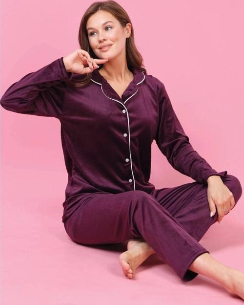 - Kadın Kadife Ön Düğmeli Pijama Takımı