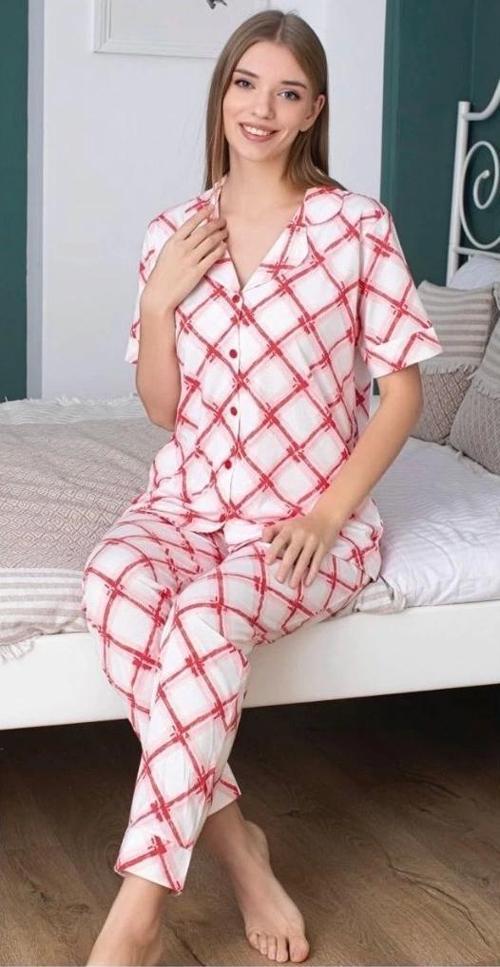 Kadın Pembe Desenli Patlı Pijama Takımı