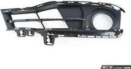 Tampon Izgarası Ön : R Bmw F30 Lcı-F31 Lcı Bm 14-18 (Oem No: 51117396888)