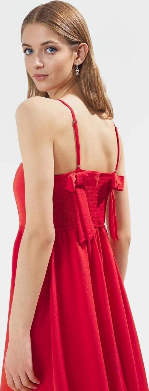 Kolsuz A Kesim Midi Elbise Dokuma Polyester Kumaştan Rahat Şık Zarifane Tasarım Özenle Seçilmiş