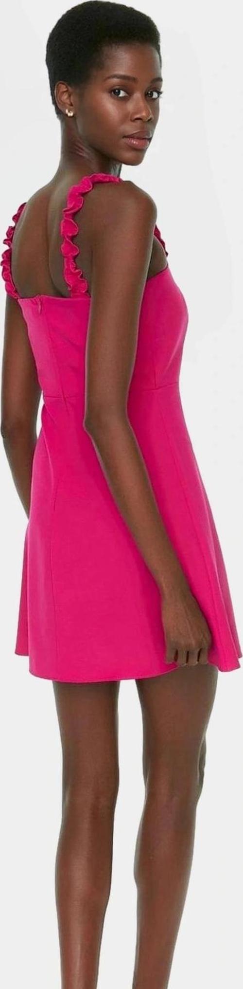 A Kesim Mini Elbise Finike Dokuma Kare Yaka Fırfırlı Detaylar Mükemmel Uyum Özenle Seçilmiş