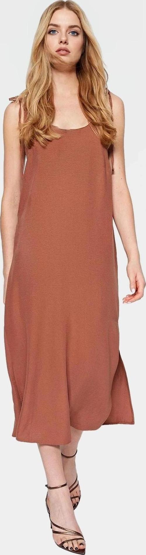 Midi Boy Kolsuz Elbise Yumuşak Dokuma Polyester Şık Shift Kalıp Trend Tasarım Uzun Ömürlü