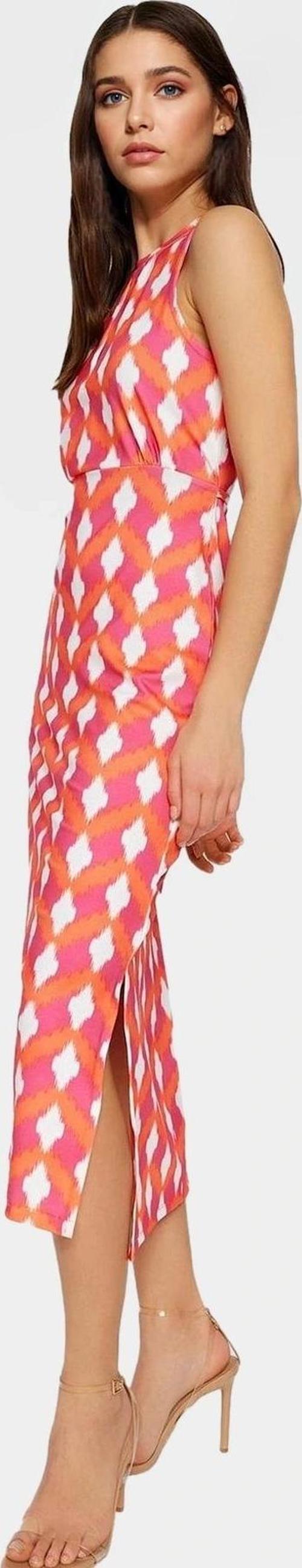 Bodycon Kalıp Midi Elbise Örme Kumaş Choker Yaka Günlük Şık Görünüm Trend Tasarım Seçkin Malzeme