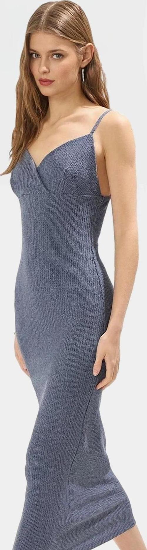 Vücuda Oturan Örme Midi Elbise Rahatlık ve Şıklık Bir Arada Rahat Kullanım Zarifane Tasarım