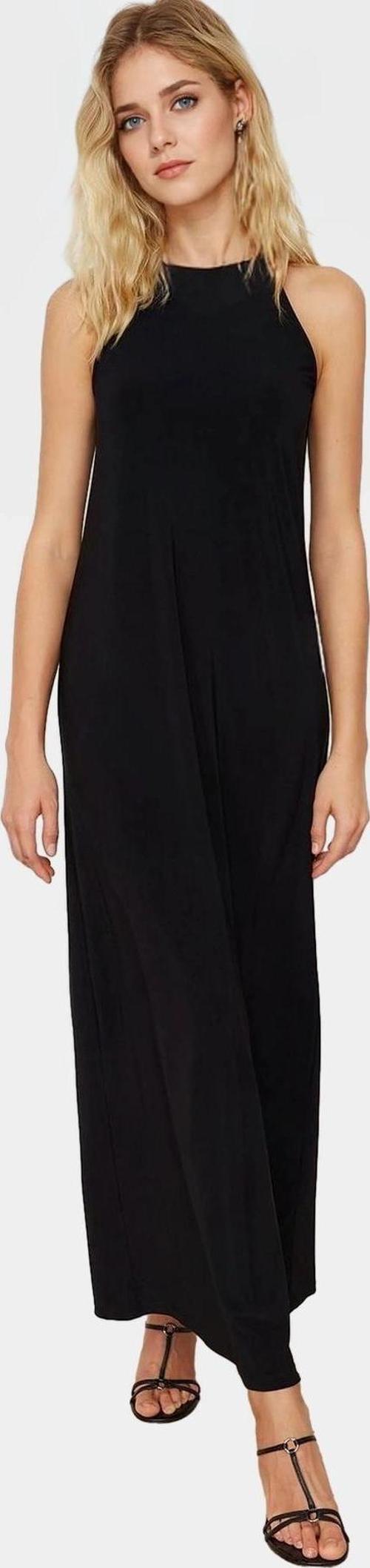 Halter Yaka Maxi Elbise Örme Kumaş Çiçekli Desen Rahat Kalıp Konforlu Kesim Ve Şık