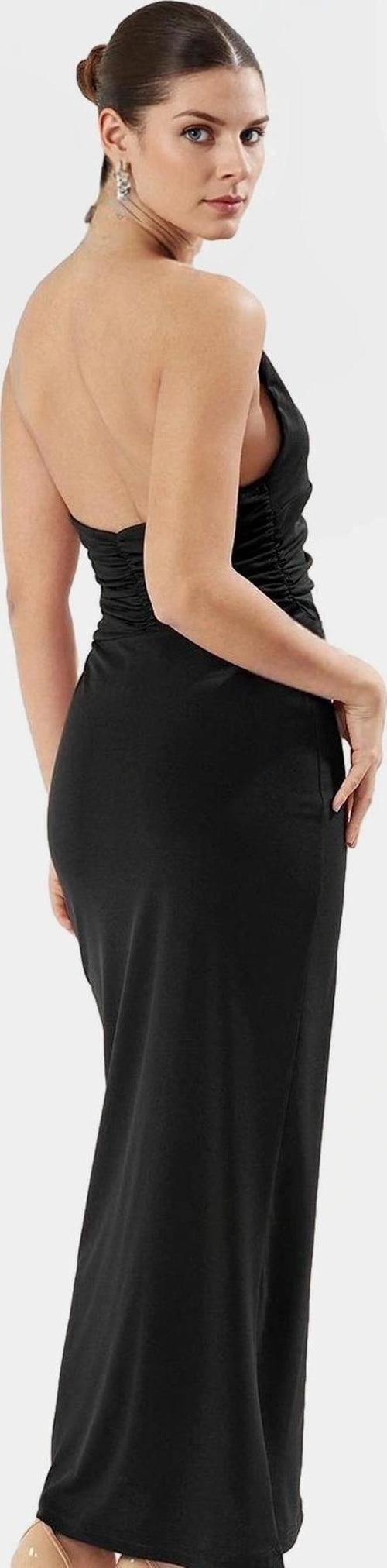Vücuda Oturan Maxi Elbise Yazlık Örme Kumaş Zarifane Tasarım Modern Stil Profesyonel Görünüm